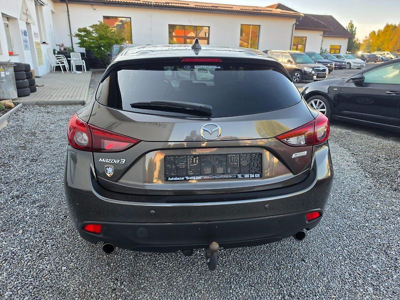 Mazda 3 (2016) 2.0 i Skyactiv, Navi, Tažné - fotka 3 z 18