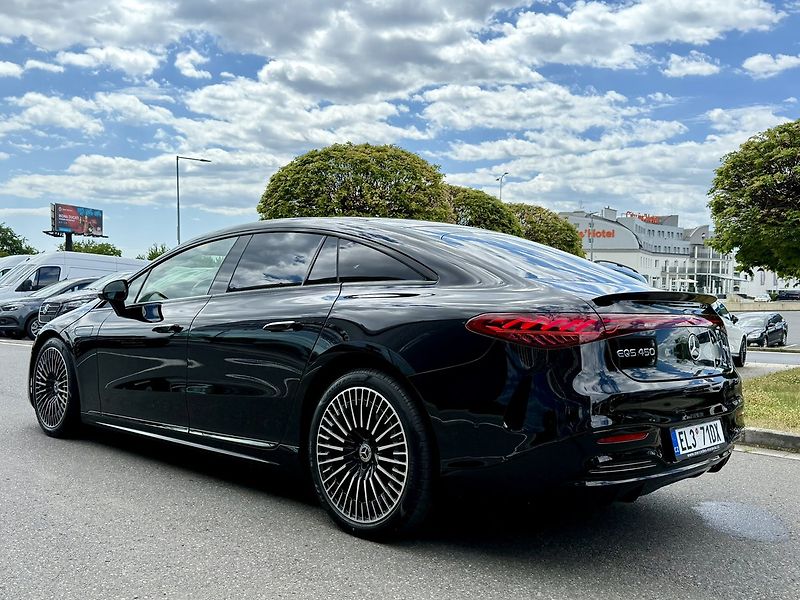 Mercedes-Benz EQS (2025) 450 4MATIC Linie AMG - fotka 6 z 29