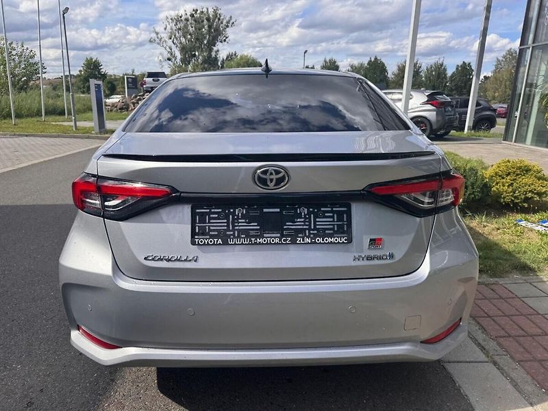 Toyota Corolla 1.8 GR Sport - fotka 7 z 12