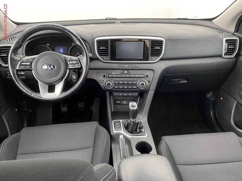 Kia Sportage (2018) 1.6 GDi, Vision, navi, kamera - fotka 8 z 18