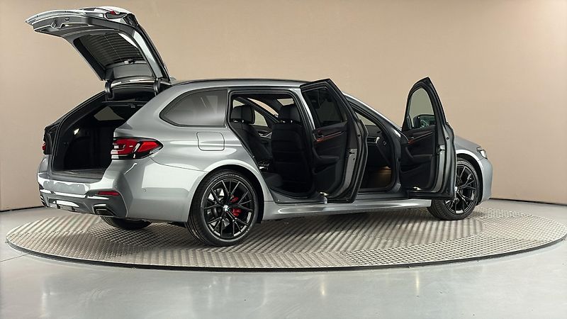 BMW Řada 5 540i AUT xDrive M-paket Tourin - fotka 6 z 34
