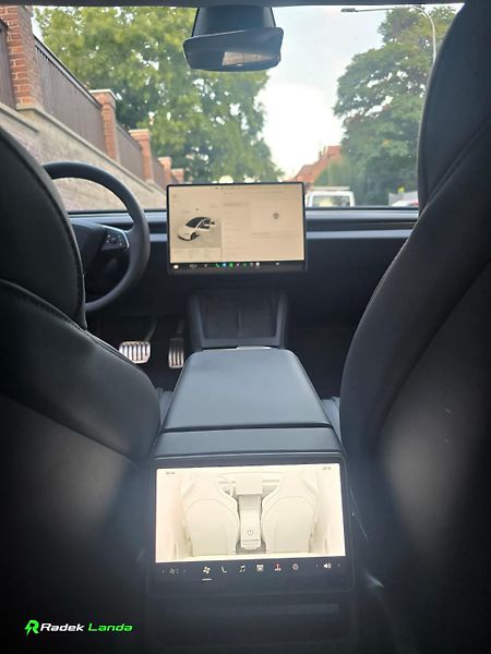 Tesla Model 3 (2024) Highland | HW4 | AMD Ryzen - fotka 11 z 12