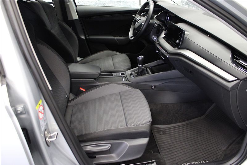 Škoda Octavia 2,0 TDI Ambition 1.majitel CZ - fotka 10 z 36