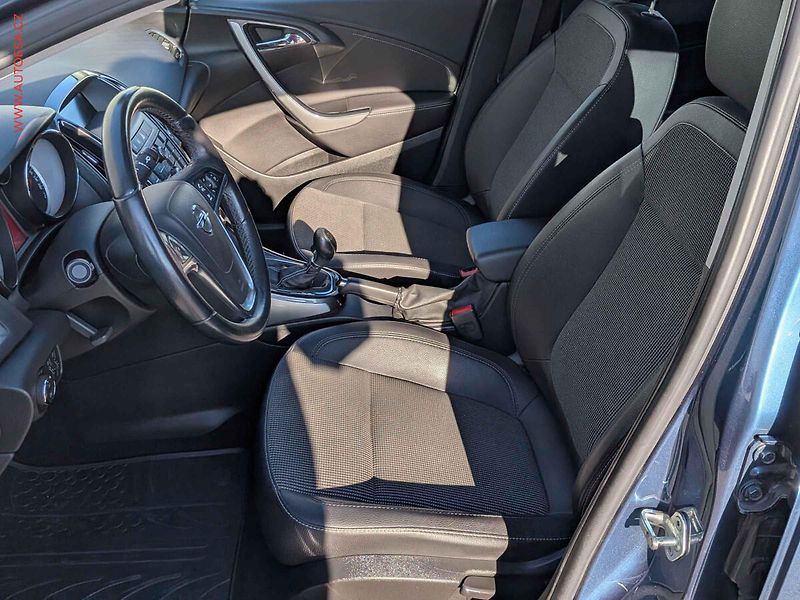 Opel Astra (2013) 1.4T, ČR, AC, tempo - fotka 9 z 13