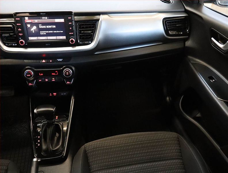 Kia Stonic (2019) 1.0 T-GDI, Automat, ČR,1.maj - fotka 8 z 24
