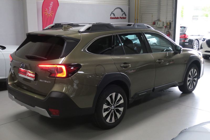 Subaru Outback (2025) 2.5i AWD Touring - fotka 4 z 29