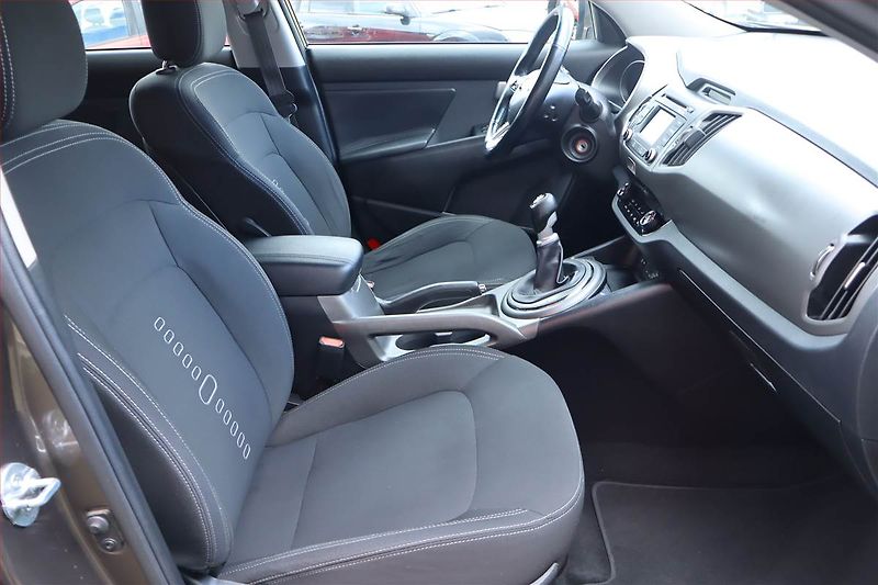 Kia Sportage (2014) 1.7 CRDi, Xenony, Tempomat - fotka 9 z 27