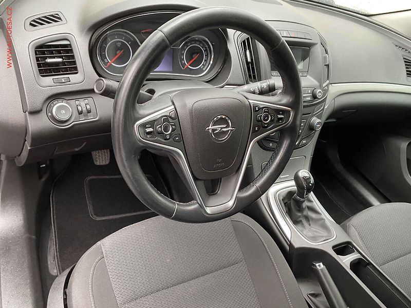 Opel Insignia (2016) 1.6CDTi, ČR, AC, tempo - fotka 12 z 16