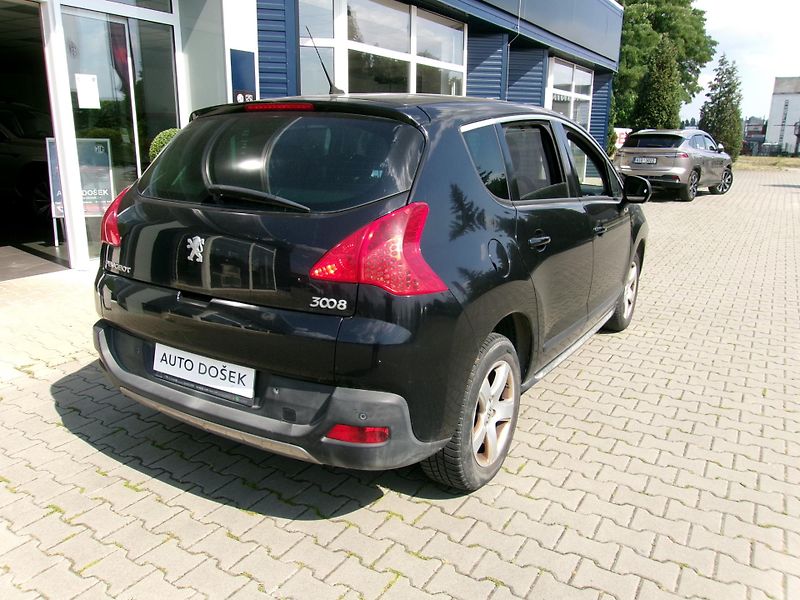Peugeot 3008 (2010) 2.0 HDI - fotka 6 z 20