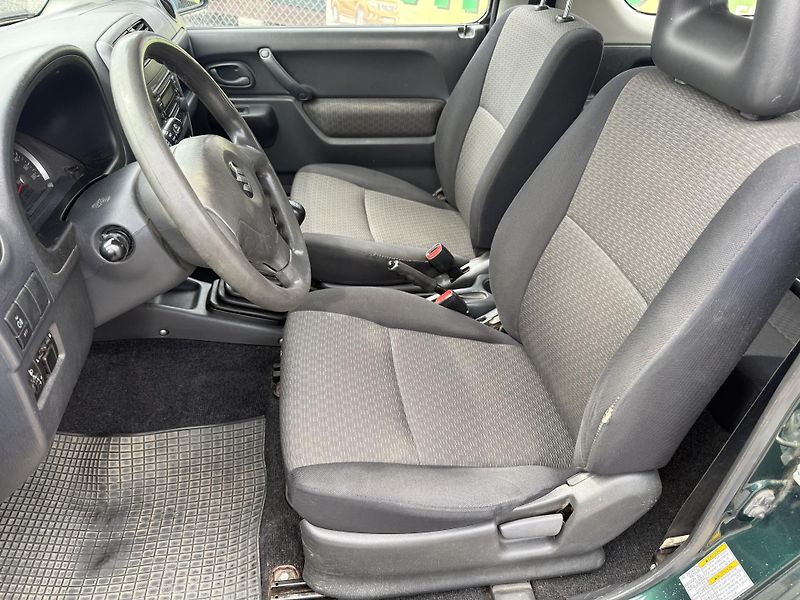 Suzuki Jimny 1,3i 4x4 TAŽNÉ - fotka 11 z 15
