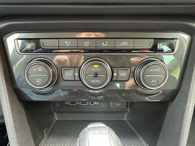 Volkswagen Tiguan 2.0 TDI 110kW/4x4/DSG/Navi - fotka 43 z 47