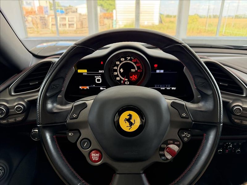 Ferrari 488 3,9 SPIDER - fotka 8 z 15