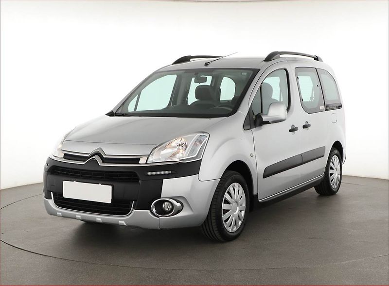 Citroën Berlingo (2015) XTR 1.6 HDi, 5Míst, ČR, 1Maj - fotka 2 z 10