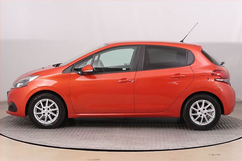 Peugeot 208 (2016) Active 1.2 PureTech - fotka 3 z 12
