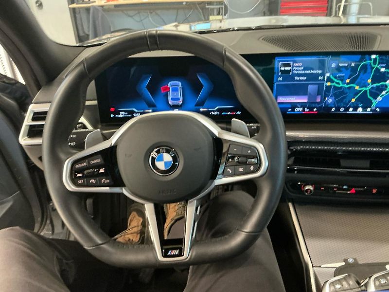 BMW Řada 3 330i xDrive Touring - fotka 10 z 17