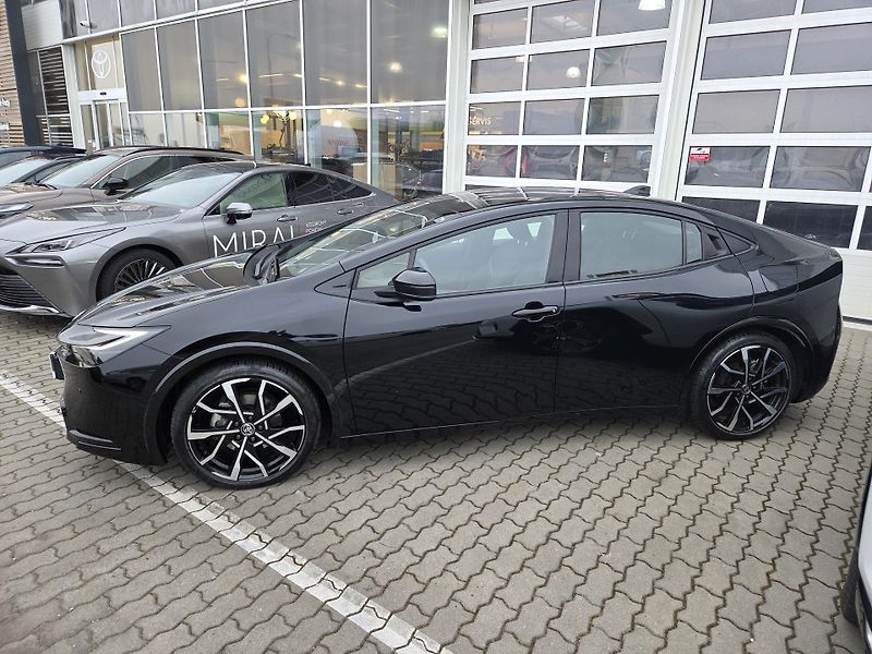 Toyota Prius (2025) 2.0 Plug-in Hybrid - fotka 2 z 17