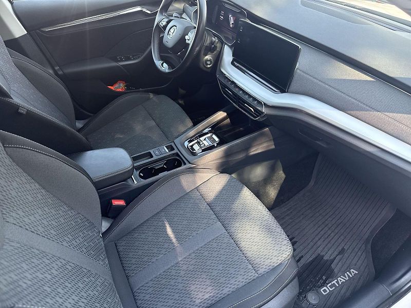 Škoda Octavia (2022) Combi 2.0 TDI DSG Style + - fotka 9 z 32