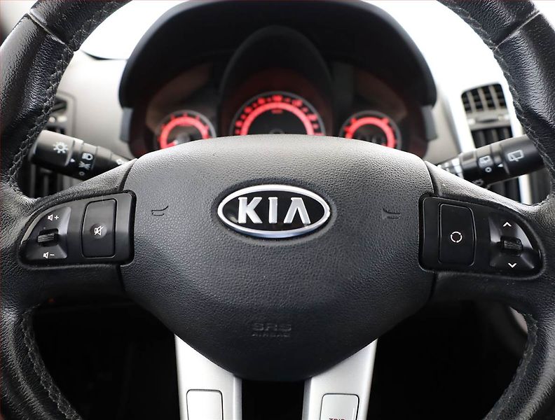 Kia Ceed (2012) 1.4 CVVT - fotka 8 z 14