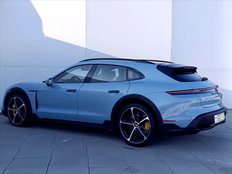 Porsche Taycan Turbo S 560kW Keramické Brzdy - fotka 11 z 47