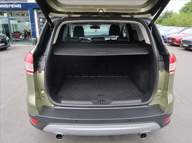 Ford Kuga 2,0 TDCi,120kW,Titanium,panora - fotka 23 z 27