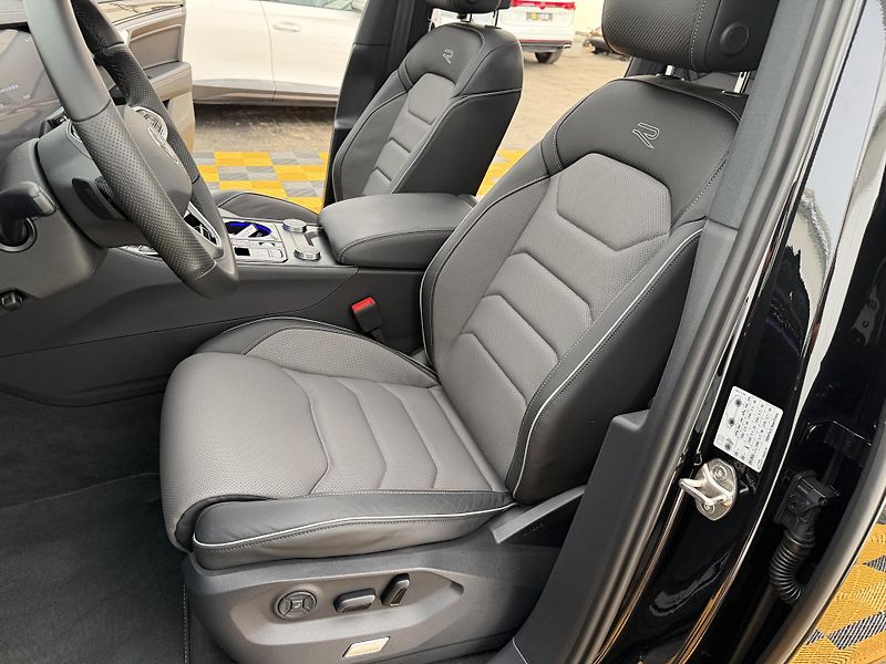 Volkswagen Touareg 3.0Tdi*210kw*1-MAJ*DPH*R-Line* - fotka 11 z 49