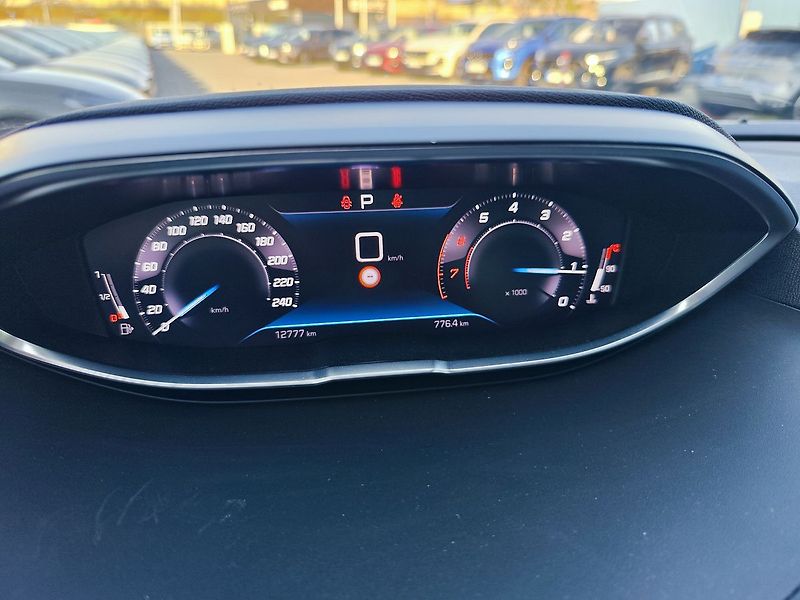 Peugeot 3008 1.2 Pure tech/96kW ACTIVE PACK - fotka 14 z 33