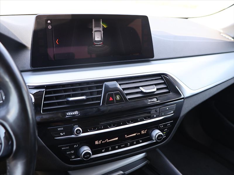 BMW Řada 5 2,0 525d 170kW Aut. Navi LED - fotka 21 z 35