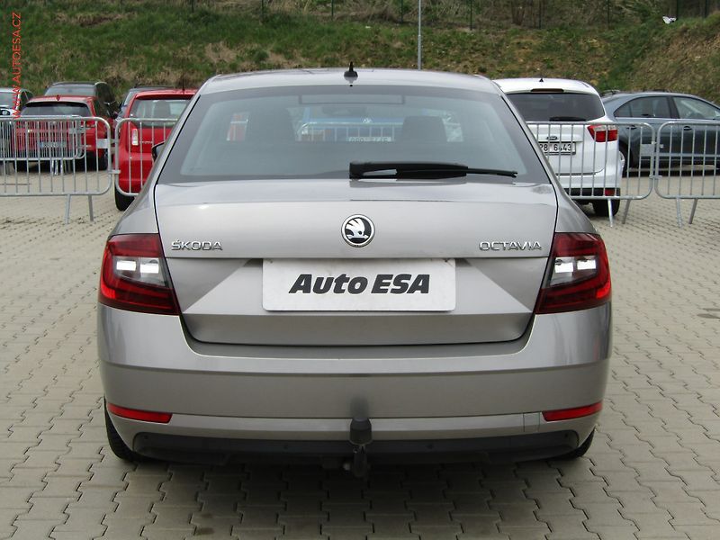 Škoda Octavia (2017) 1.6 TDi, 2.maj,ČR, Navi, LED - fotka 5 z 18