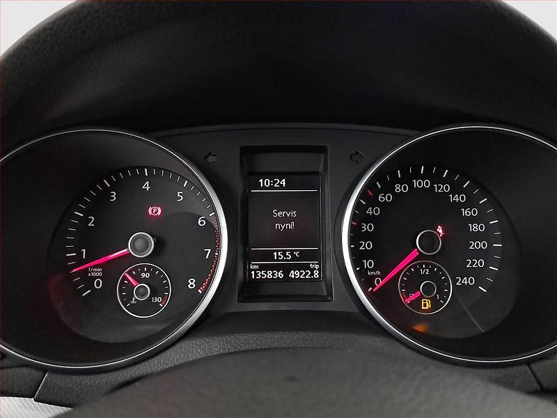 Volkswagen Golf (2012) 1.2 TSI, Park. senzory - fotka 11 z 20