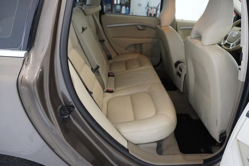Volvo V70 2.0 D4 120kW MOMENTUM - fotka 23 z 26
