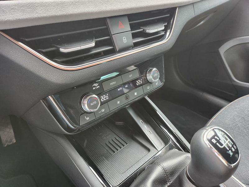 Škoda Kamiq Top Selection 1.0 TSI 85kw - fotka 19 z 27