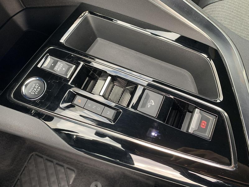Peugeot 3008 ALLURE PACK 1.5 BHDI 96kW AT8 - fotka 25 z 35