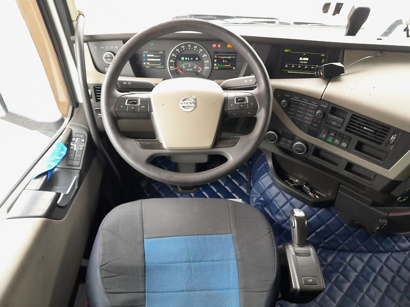 Volvo FH 500 LowDeck - fotka 28 z 39