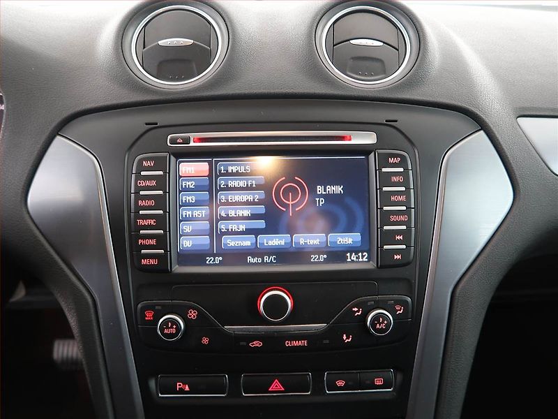 Ford Mondeo (2014) Titanium 2.0 TDCi, Automat - fotka 19 z 25