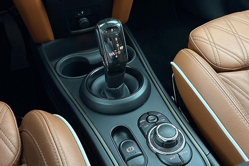 Mini Countryman Cooper - fotka 20 z 22