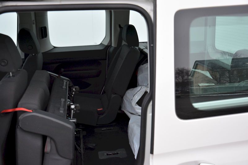 Volkswagen Caddy (2021) 1.5 TSI 84 kW Life 5.generace - fotka 12 z 28