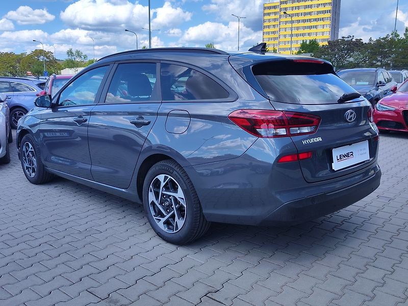 Hyundai i30 1.5i/71kW Smart Climate - fotka 7 z 31