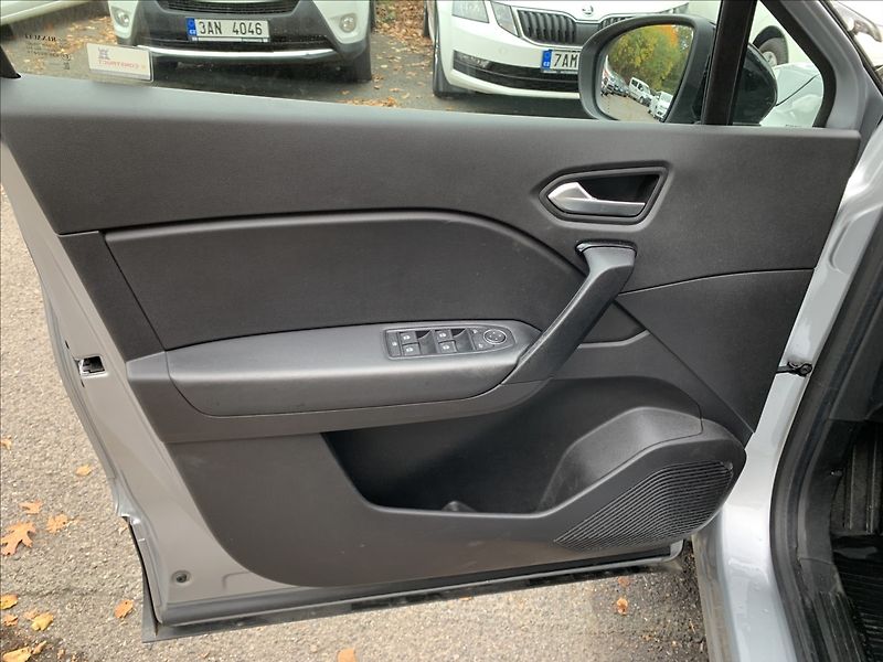 Renault Captur 1,3 TCE ZEN,ČR,1.MAJ,SERVISKA - fotka 13 z 19