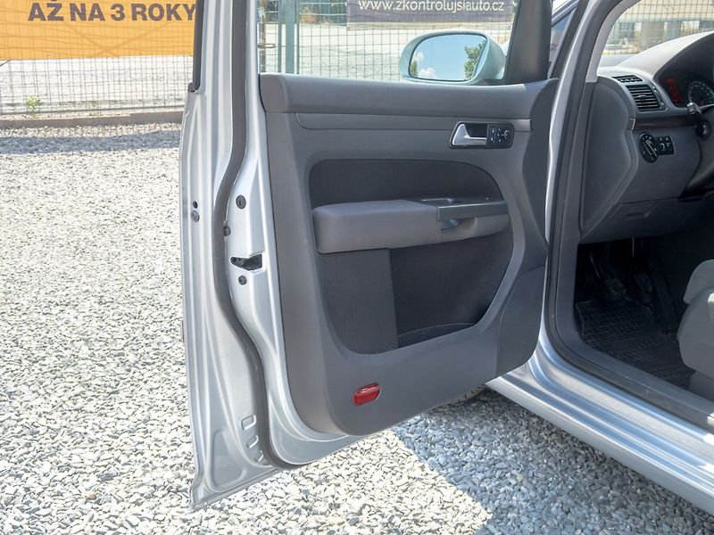 Volkswagen Touran (2008) 1.9TDI 77KW – ROZVODY - fotka 10 z 43