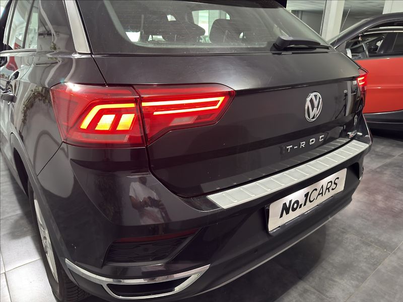 Volkswagen T-Roc 2,0   TDI 4MOTION ACC LED - fotka 24 z 26