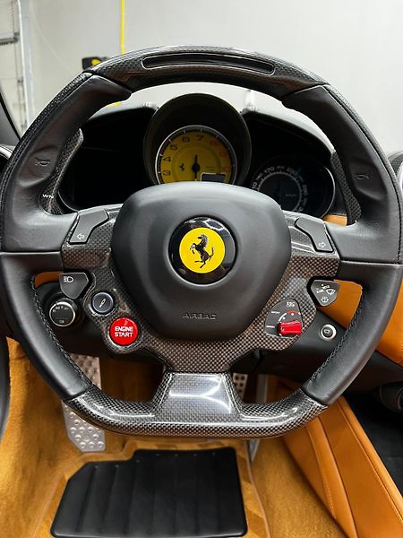 Ferrari California (2014) - fotka 7 z 15