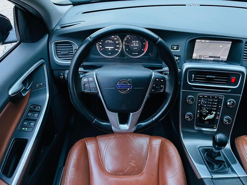 Volvo S60 2.0D 120KW 5VÁLEC VÝHŘEV SENZO - fotka 24 z 44