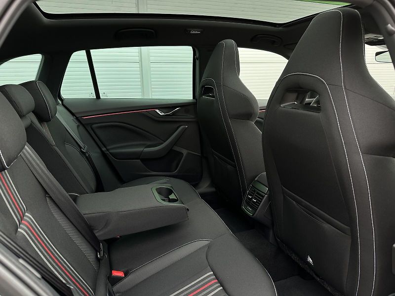 Škoda Scala 1.0TSi 116PS Monte Carlo Matri - fotka 42 z 46