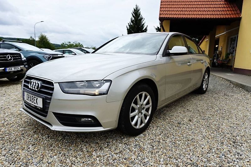 Audi A4 (2012) 2,0 TDI 105 kW - fotka 8 z 32
