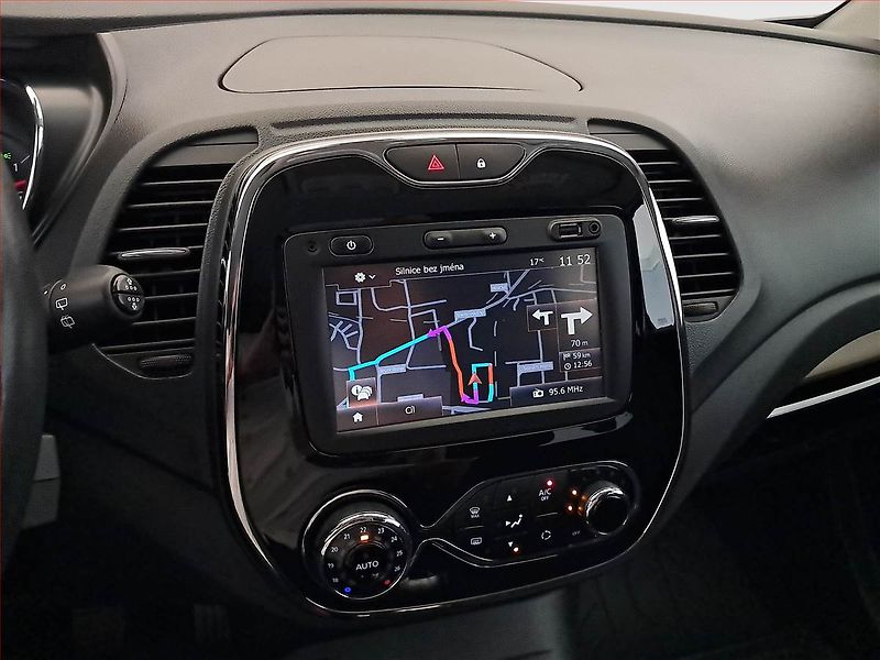 Renault Captur (2017) Limited 1.2 TCe, ČR,1.maj - fotka 13 z 19