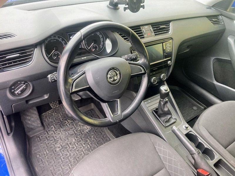 Škoda Octavia 1,6 TDi(85kW)*PŮVOD ČR* - fotka 10 z 16