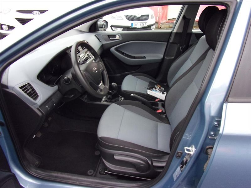 Hyundai i20 1,3 Classic - fotka 15 z 26