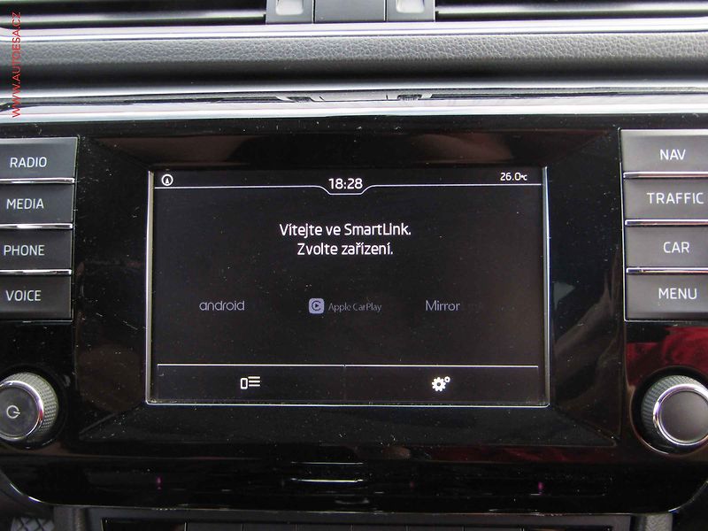 Škoda Superb (2016) 1.6 TDi, Ambition, DSG, navi - fotka 18 z 21