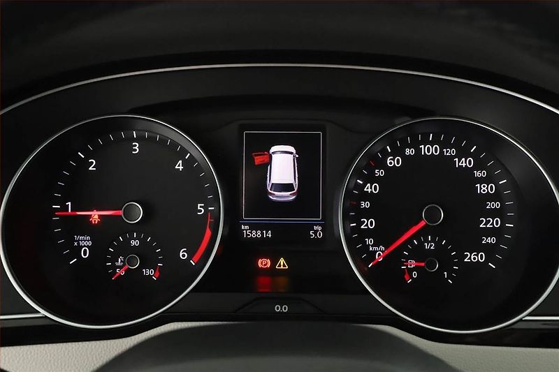 Volkswagen Passat (2020) Elegance 2.0 TDI, ČR,1.maj - fotka 8 z 17