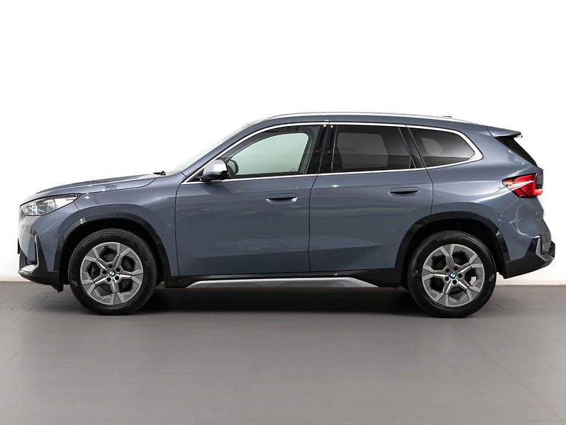 BMW X1 sDrive18d - fotka 3 z 21